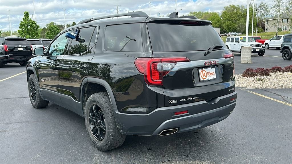 2022 GMC Acadia AT4