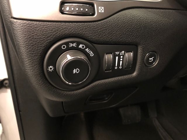 2020 Jeep Cherokee Limited ROOF