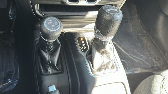 2025 Jeep Wrangler Sahara 4xe TARGA ROOF