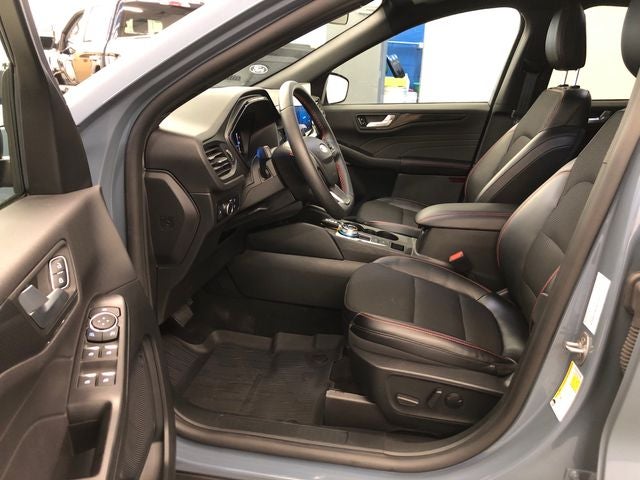 2025 Ford Escape Hybrid ST-Line TECH 1