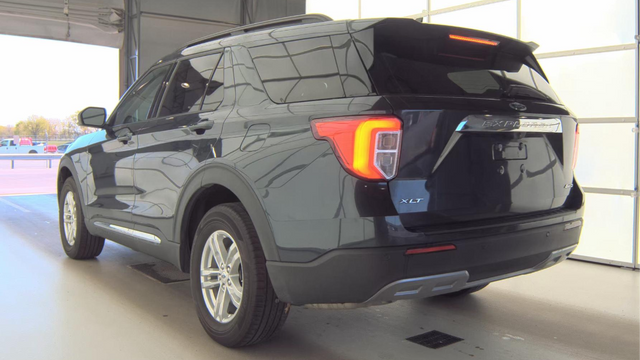 2023 Ford Explorer XLT 202A
