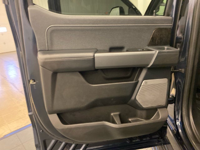 2025 Ford F-250SD Lariat BLACK APPEARANCE