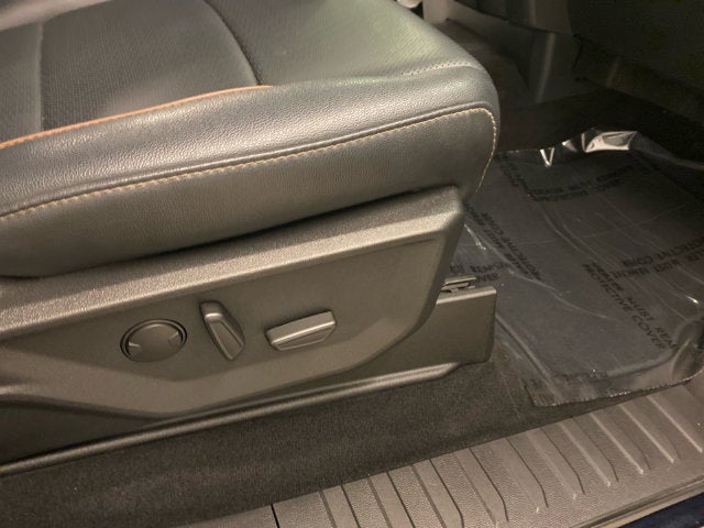 2025 Ford F-250SD Lariat BLACK APPEARANCE