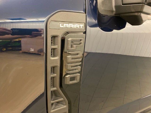 2025 Ford F-250SD Lariat BLACK APPEARANCE