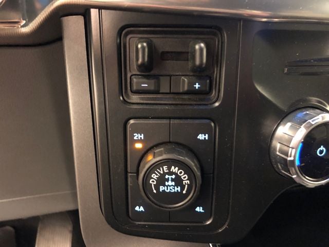 2025 Ford F-150 Lariat CHROME PACKAGE