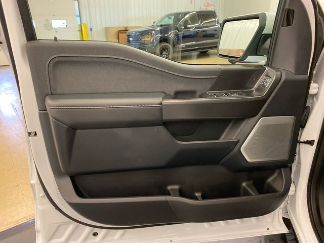 2024 Ford F-150 Lariat ROOF/BLACK APPEARANCE PACKAGE