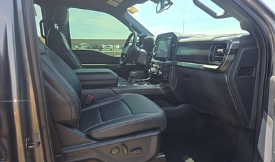 2025 Ford F-150 Lariat BLACK APPEARANCE PACKAGE