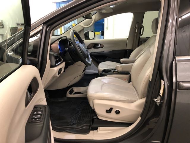 2021 Chrysler Voyager LXI