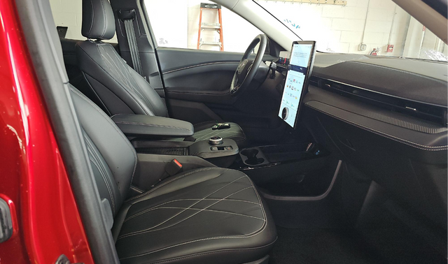 2024 Ford Mustang Mach-E Select EXTENDED BATTERY