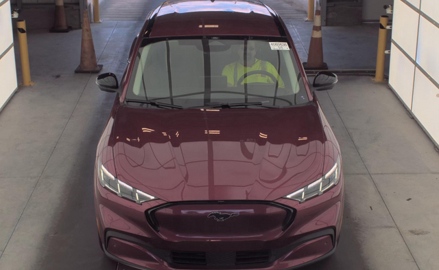 2025 Ford Mustang Mach-E Premium EXTENDED BATTERY