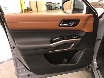 2023 Nissan Pathfinder Platinum BUCKETS