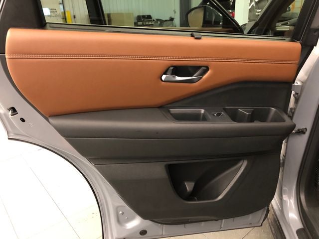 2023 Nissan Pathfinder Platinum BUCKETS