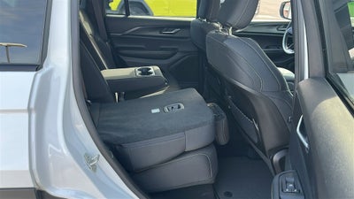 2024 Jeep Grand Cherokee Laredo 4x4