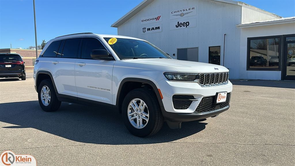 2023 Jeep Grand Cherokee Laredo 4x4