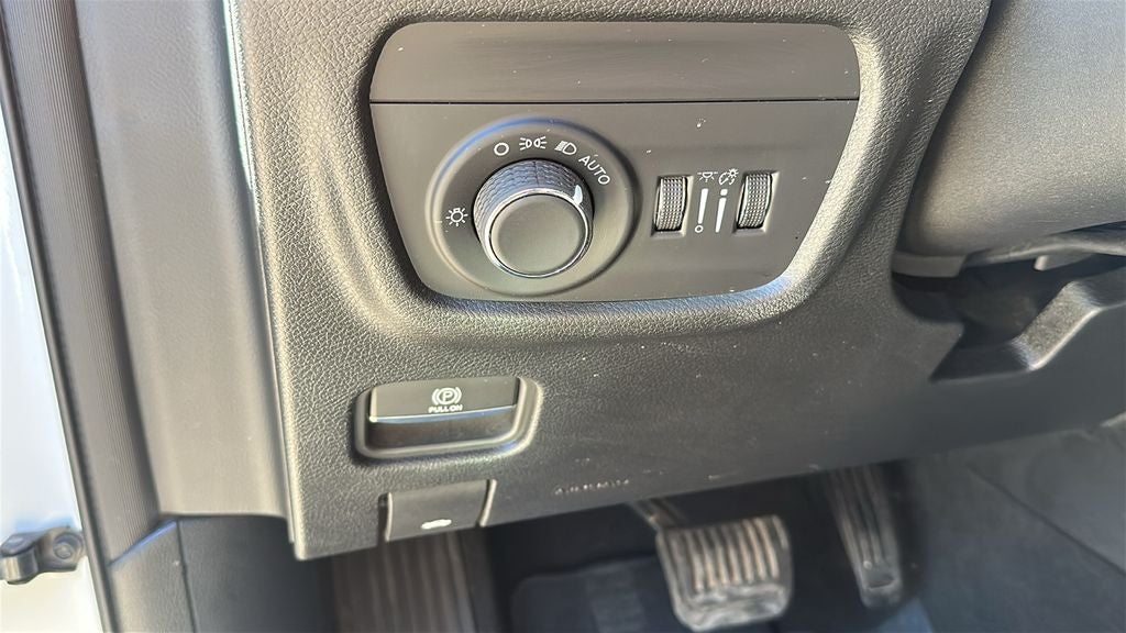 2023 Jeep Grand Cherokee Laredo 4x4