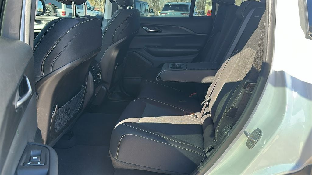 2023 Jeep Grand Cherokee Laredo 4x4