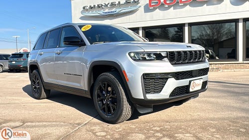 2026 Jeep Grand Cherokee GRAND CHEROKEE LAREDO ALTITUDE 4X4