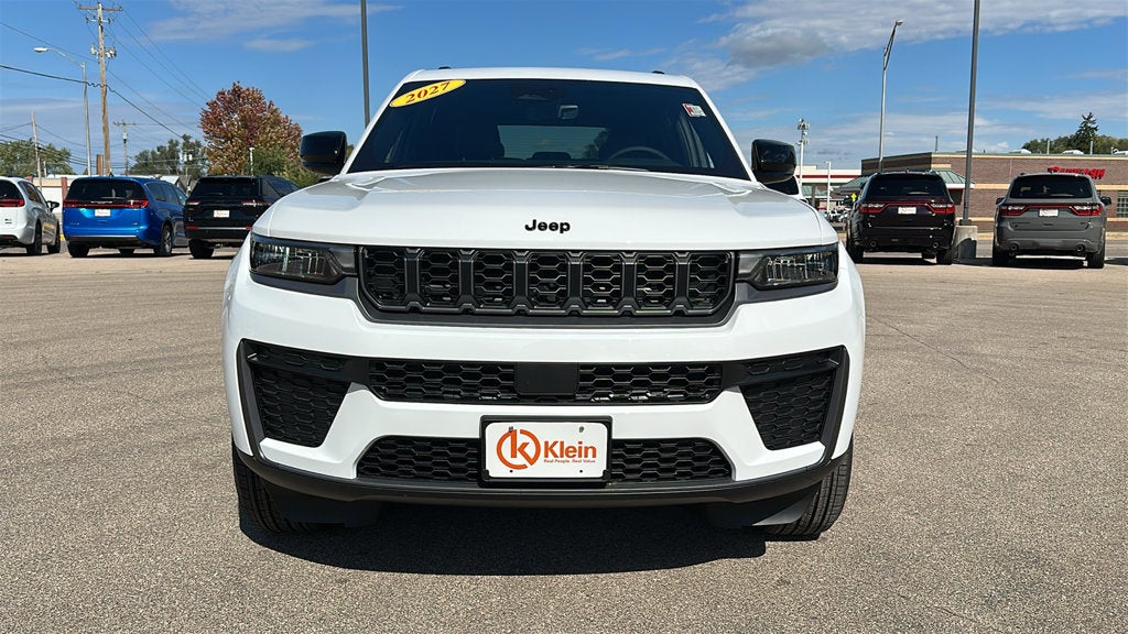 2027 Jeep Grand Cherokee GRAND CHEROKEE LAREDO ALTITUDE 4X4