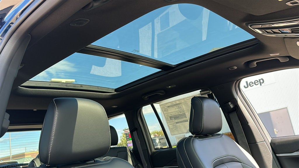 2027 Jeep Grand Cherokee GRAND CHEROKEE LIMITED 4X4