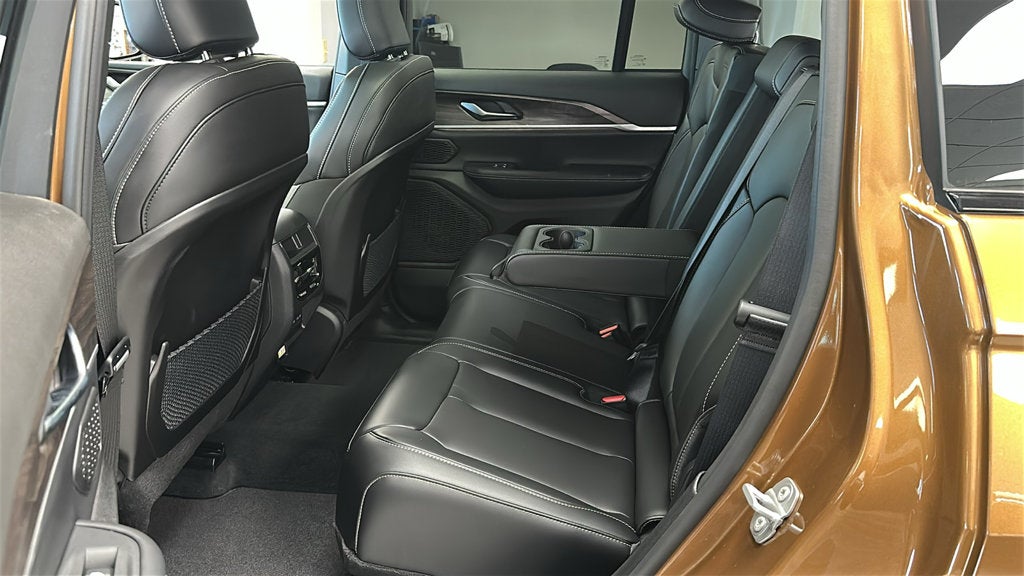 2027 Jeep Grand Cherokee GRAND CHEROKEE LIMITED 4X4