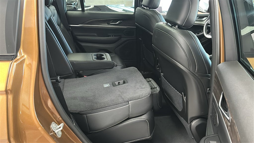 2027 Jeep Grand Cherokee GRAND CHEROKEE LIMITED 4X4