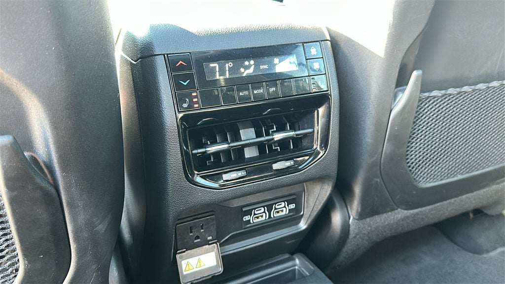2025 Jeep Grand Cherokee L Limited 4x4
