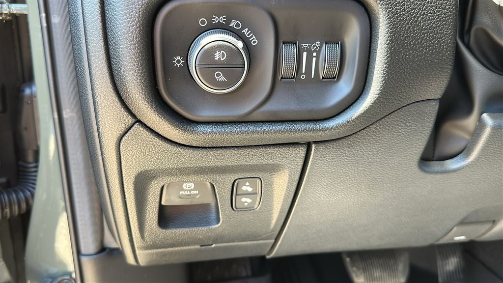 2026 RAM 1500 Big Horn Crew Cab 4x4 5'7' Box