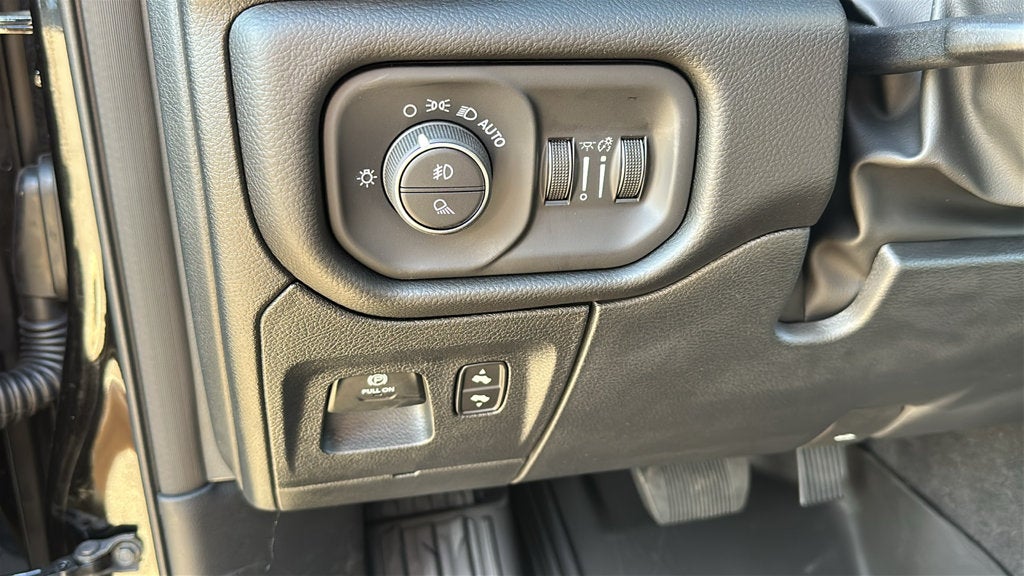 2027 RAM Ram 1500 RAM 1500 BIG HORN CREW CAB 4X4 5'7' BOX