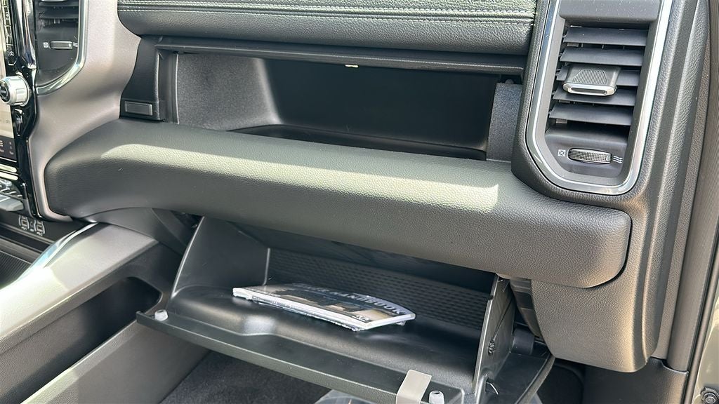 2026 RAM 1500 Laramie Crew Cab 4x4 5'7' Box