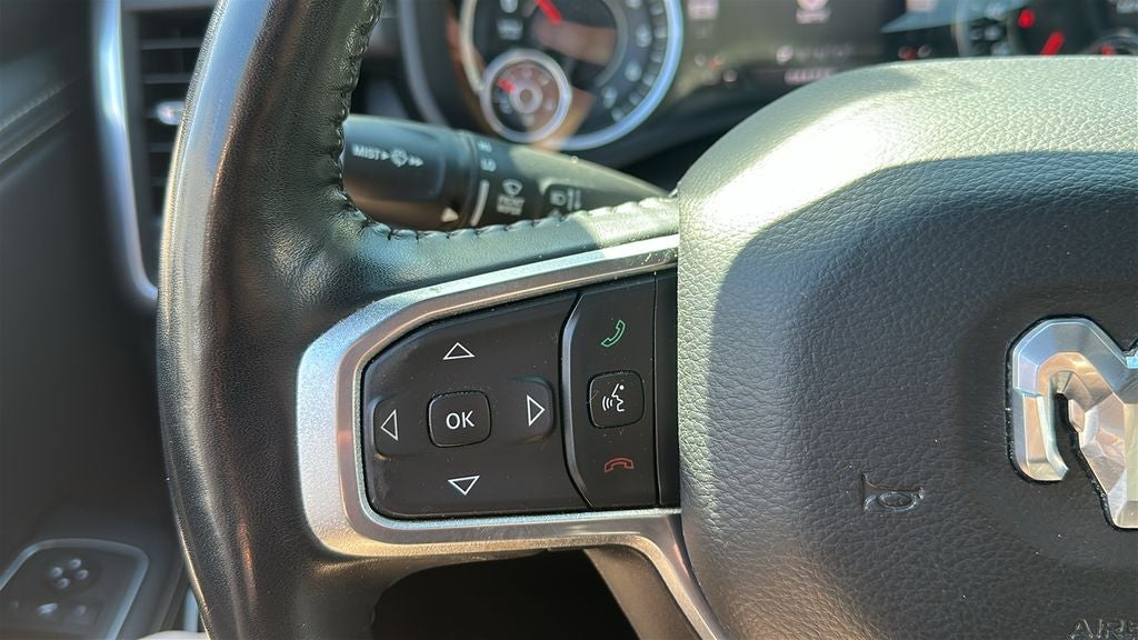 2020 RAM 1500 Laramie Crew Cab 4x4 5'7' Box