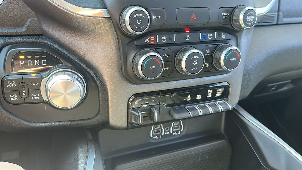 2020 RAM 1500 Laramie Crew Cab 4x4 5'7' Box