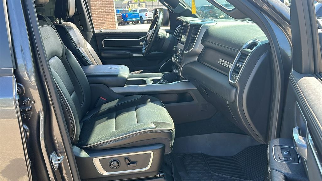 2020 RAM 1500 Laramie Crew Cab 4x4 5'7' Box