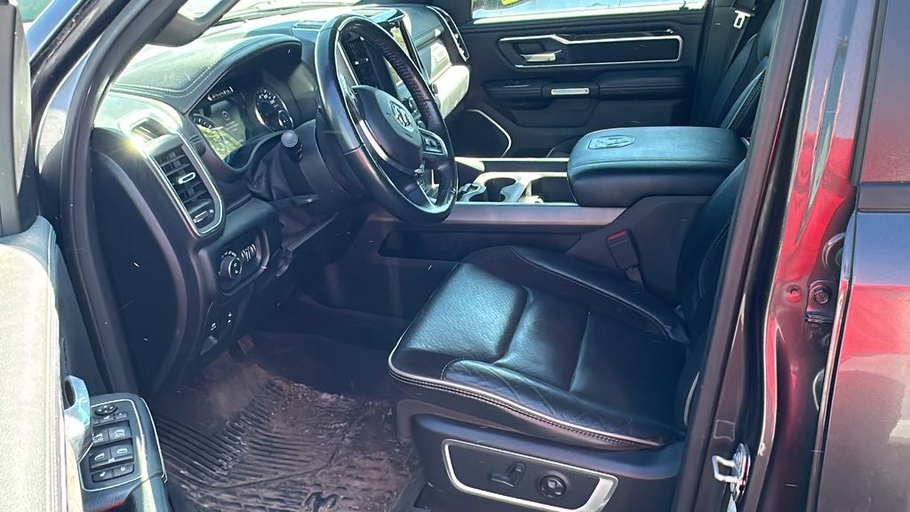 2020 RAM 1500 Laramie Crew Cab 4x4 5'7' Box