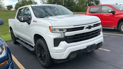 2022 Chevrolet Silverado 1500 4WD Crew Cab Short Bed RST