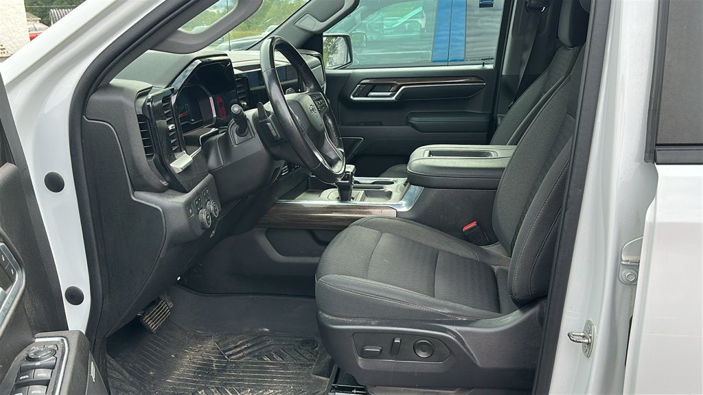 2022 Chevrolet Silverado 1500 4WD Crew Cab Short Bed RST