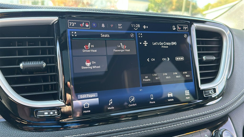2025 Chrysler Pacifica Select