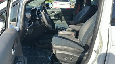 2027 Chrysler Pacifica PACIFICA SELECT AWD
