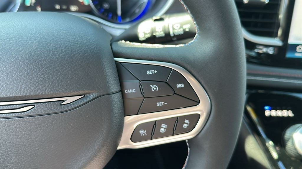2027 Chrysler Pacifica PACIFICA SELECT AWD