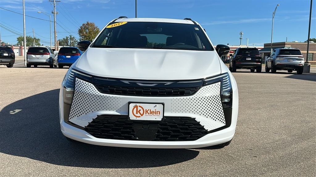 2027 Chrysler Pacifica PACIFICA SELECT AWD