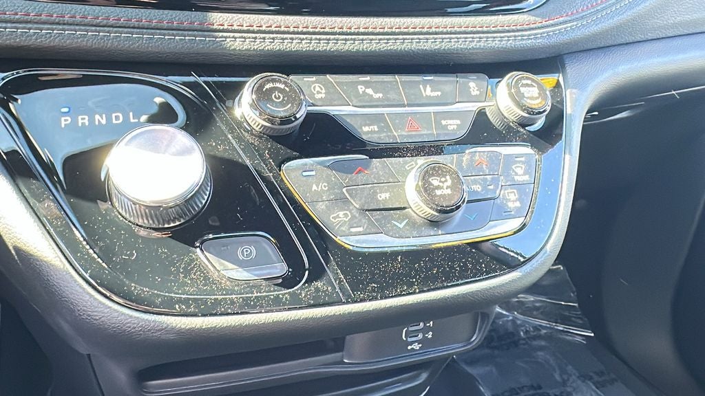 2027 Chrysler Pacifica PACIFICA SELECT AWD