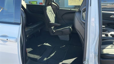 2027 Chrysler Pacifica PACIFICA SELECT AWD
