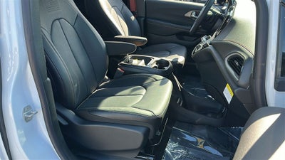 2027 Chrysler Pacifica PACIFICA SELECT AWD
