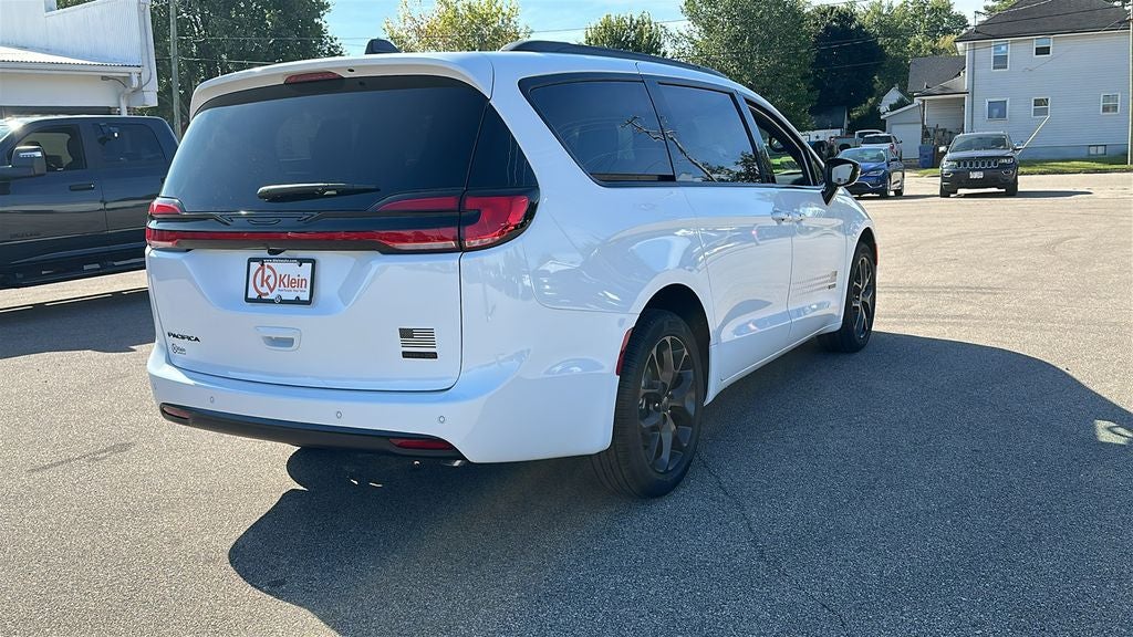 2027 Chrysler Pacifica PACIFICA SELECT AWD