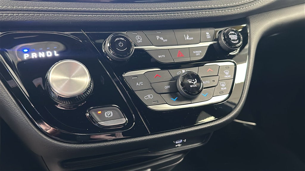 2027 Chrysler Pacifica PACIFICA SELECT AWD