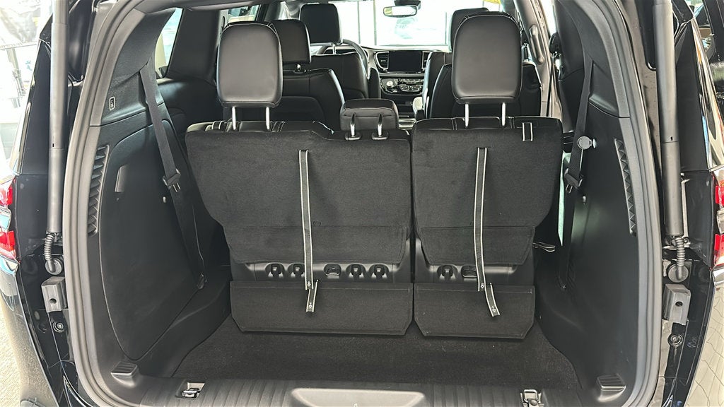 2027 Chrysler Pacifica PACIFICA SELECT AWD