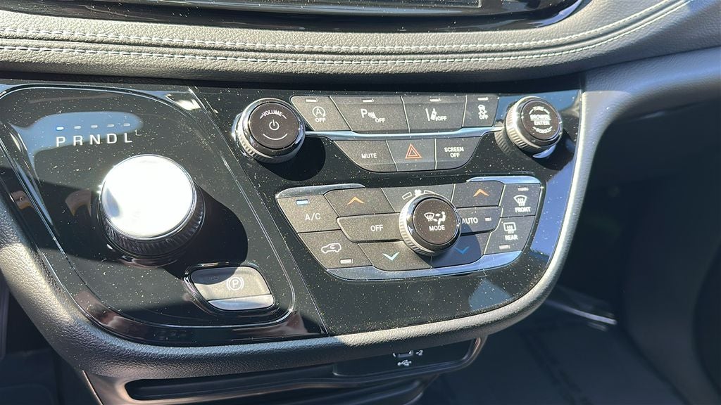 2027 Chrysler Pacifica PACIFICA SELECT AWD