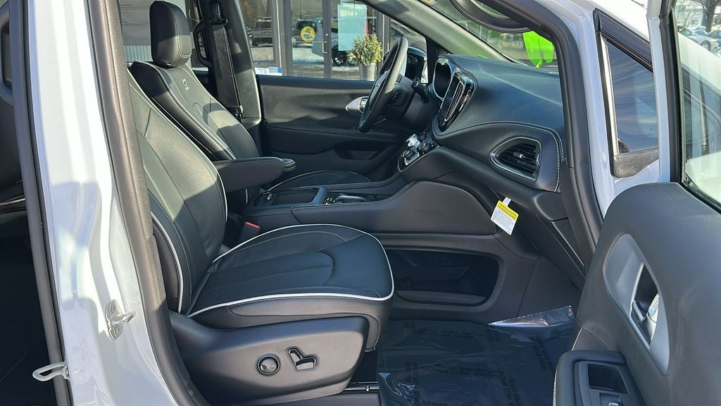 2026 Chrysler Pacifica PACIFICA LIMITED AWD