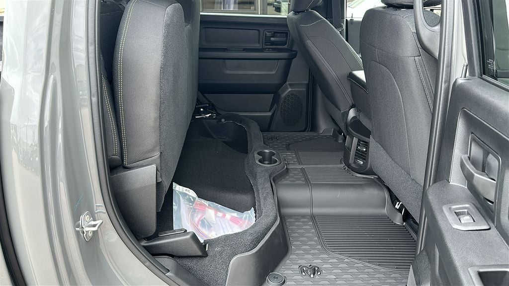 2026 RAM Ram 2500 RAM 2500 BLACK EXPRESS CREW CAB 4X4 6'4' BOX