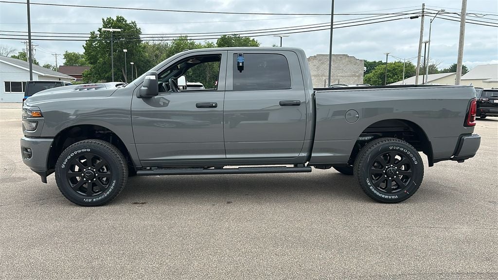 2026 RAM Ram 2500 RAM 2500 BLACK EXPRESS CREW CAB 4X4 6'4' BOX