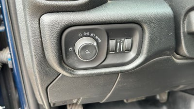 2020 RAM 2500 Tradesman Crew Cab 4x4 6'4' Box